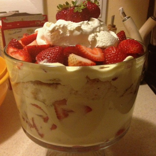 Vanilla Pudding Dessert
 Strawberry Triffle Angel food cake strawberries