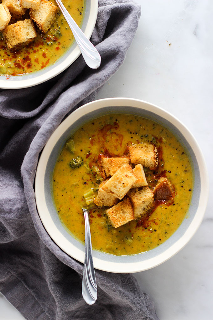 Vegan Broccoli Cheddar Soup
 Vegan Broccoli Cheddar Soup