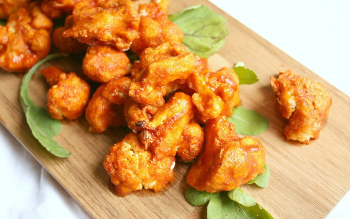 Vegan Cauliflower Wings
 Sweet and Spicy Buffalo Cauliflower Wings [Vegan] e