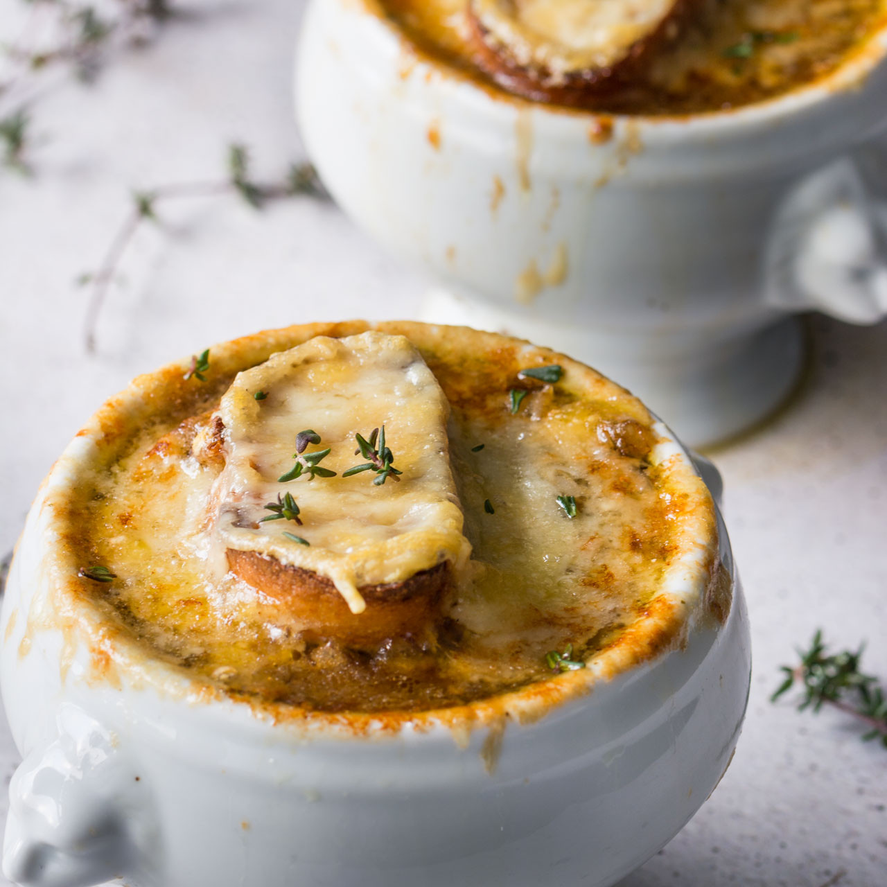 Vegan French Onion Soup
 Ve arian French ion Soup