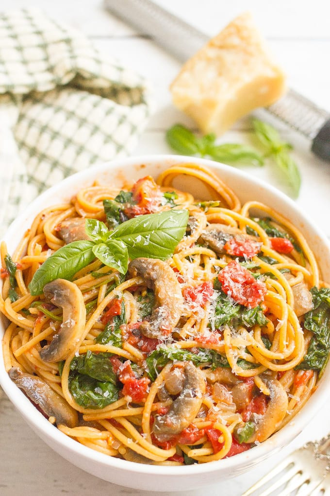 Vegetarian Dinner Recipes
 e pot ve arian spaghetti and a giveaway  Family