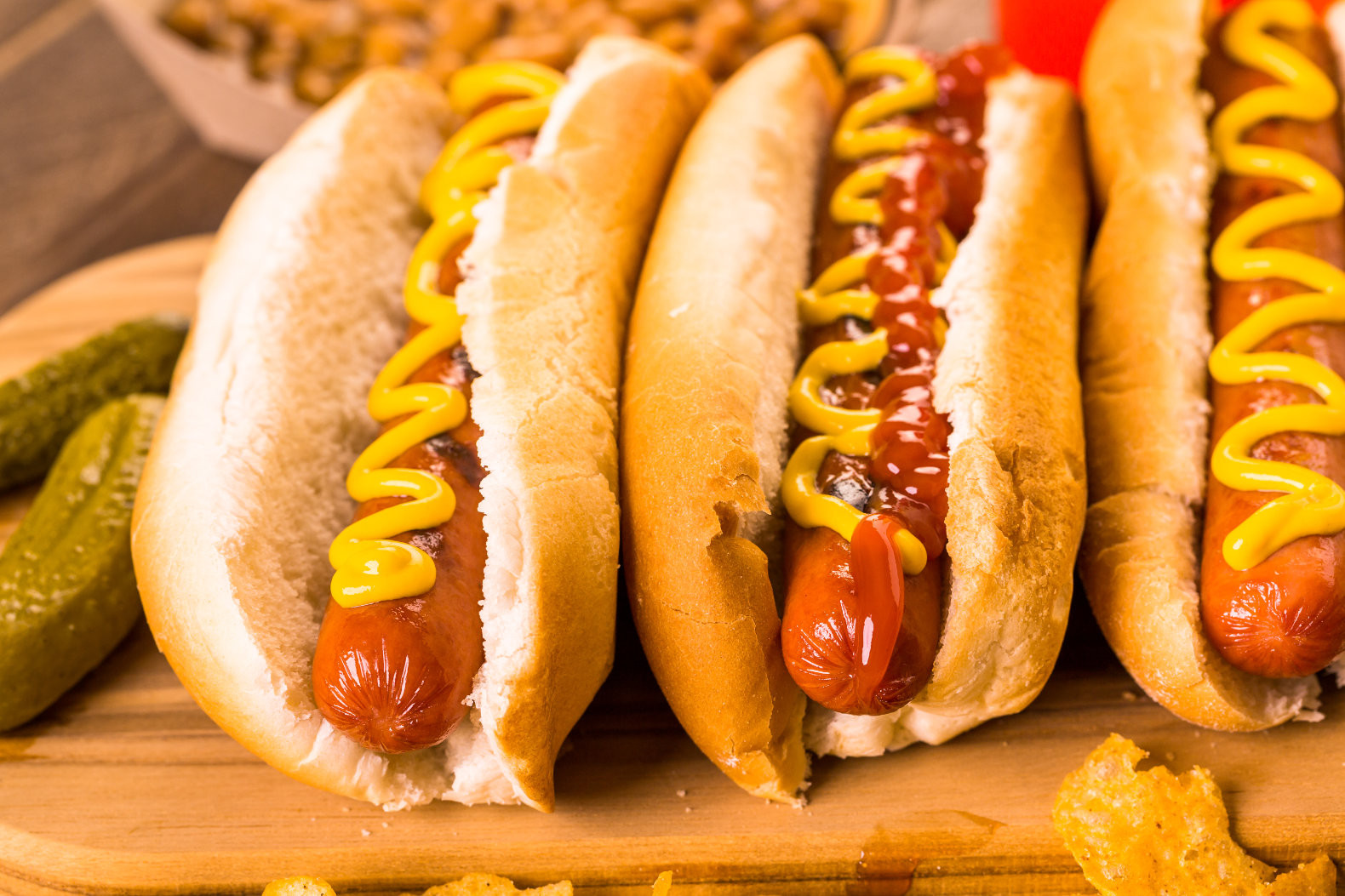 Vegetarian Hot Dogs
 Lab finds real meat in one in ten "ve arian" hot dogs