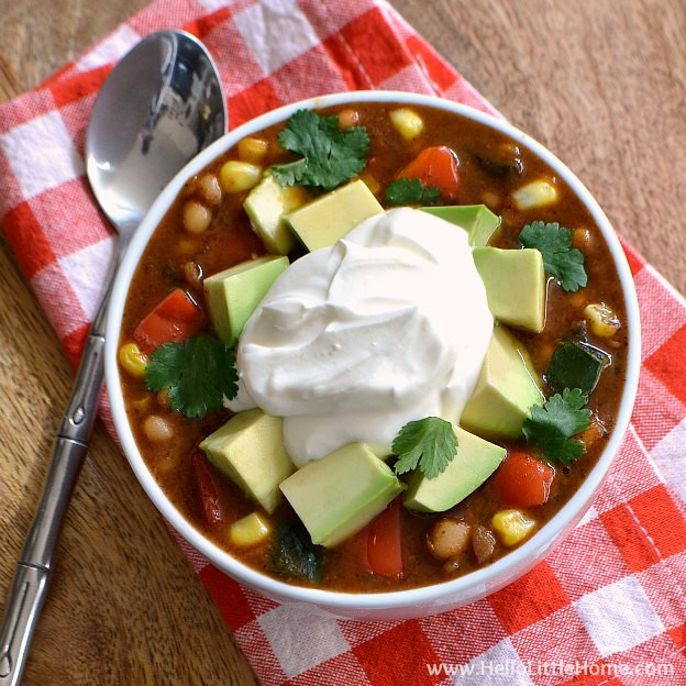 Vegetarian White Bean Chili
 Three Pepper Ve arian White Bean Chili