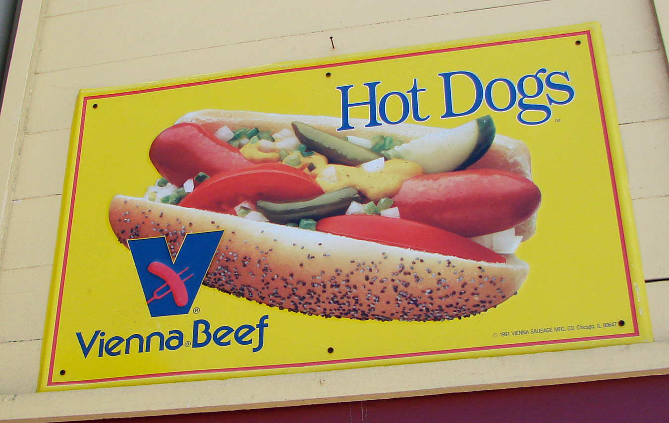 Vienna Beef Hot Dogs
 Kaka ako Eats Hank s Haute Dogs – Tasty Island