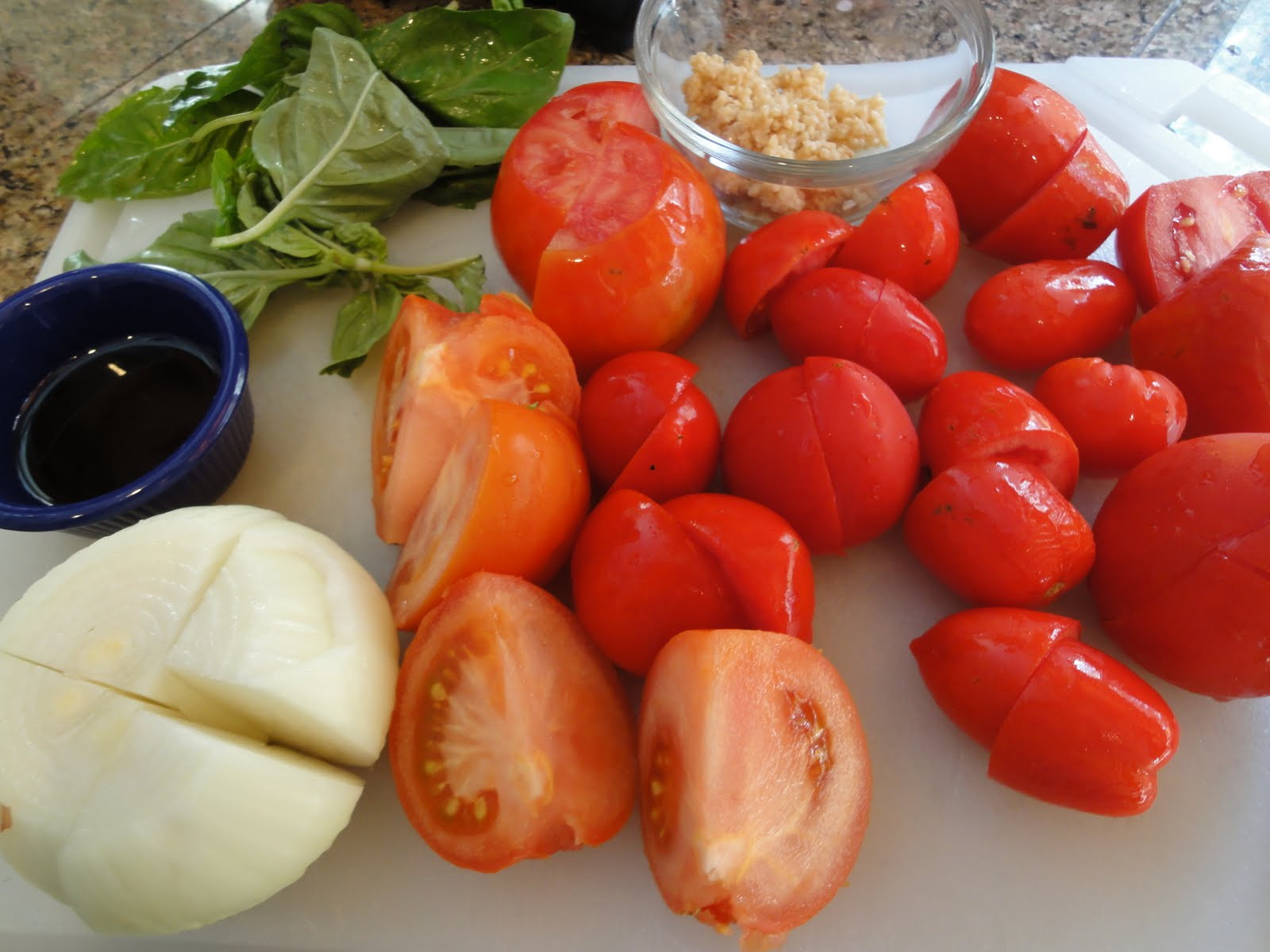 Vitamix Tomato Soup
 OC Mom Blog Summer of Blending 5 Ingre nt Tomato Soup