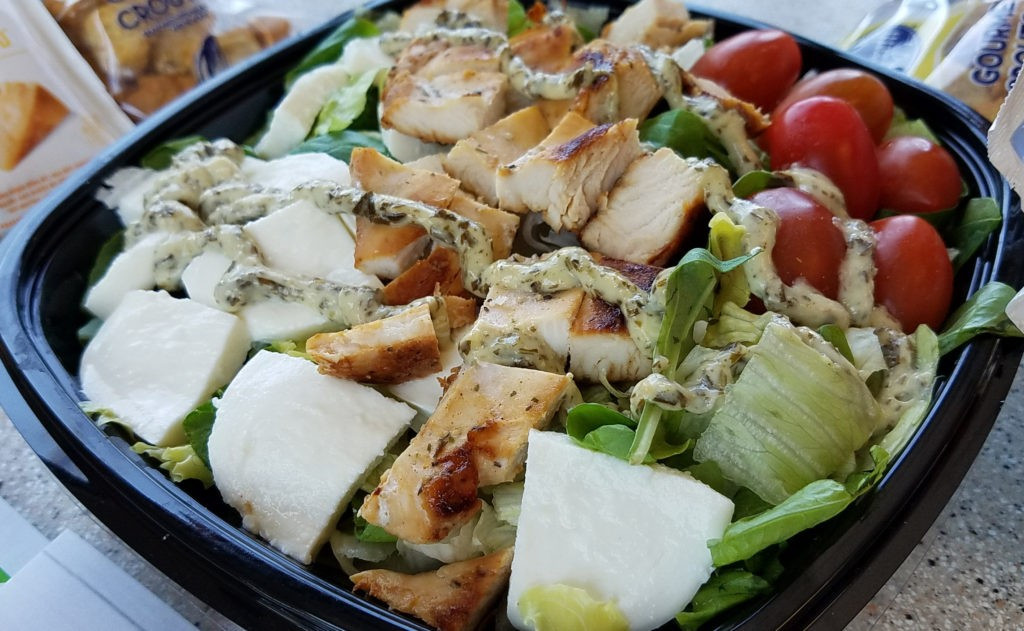 Wendy'S Mozzarella Chicken Salad
 DealsAmongUs