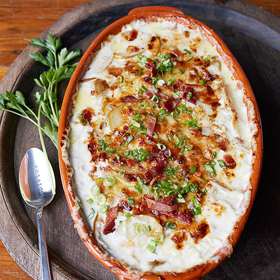 What Goes With Ham Dinner
 Side Dishes for a Traditional Christmas Dinner