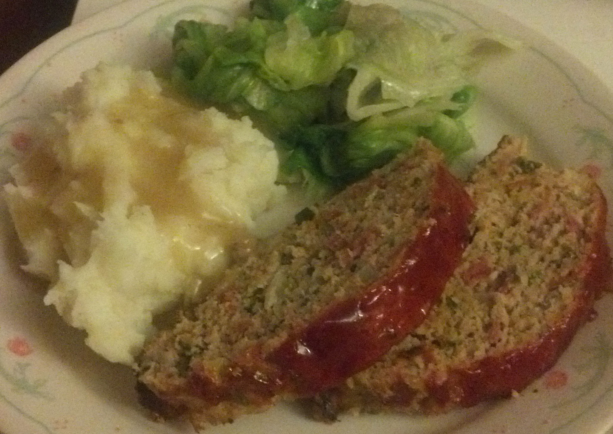 What Goes With Mashed Potatoes
 what goes with meatloaf and mashed potatoes