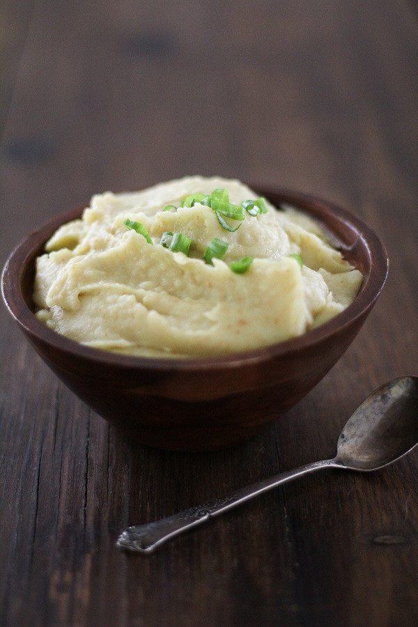 What Goes With Mashed Potatoes
 Roasted Garlic Buttermilk Mashed Potatoes