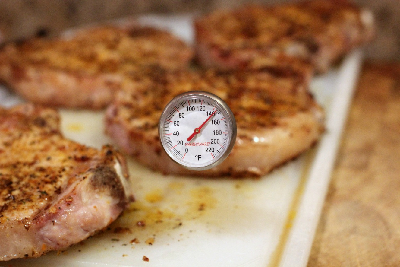 internal temperature for cooked pork chops