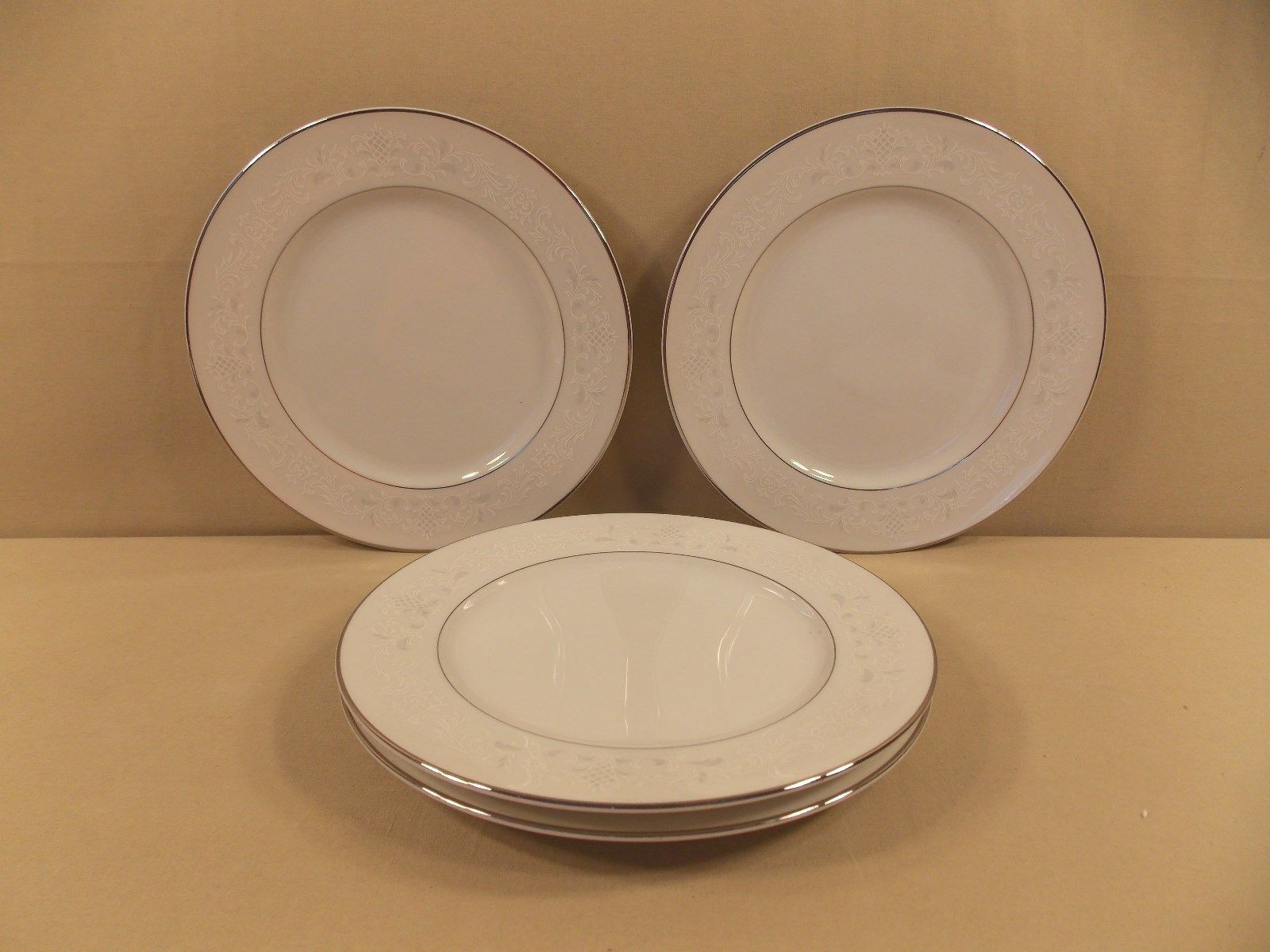 What'S For Dinner?
 Sango Nova Black Dinner Plates & Sango Nova Black 4932 103