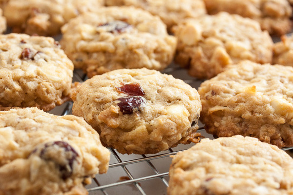 White Chocolate Cranberry Oatmeal Cookies
 White Chocolate Cranberry Oatmeal Cookies