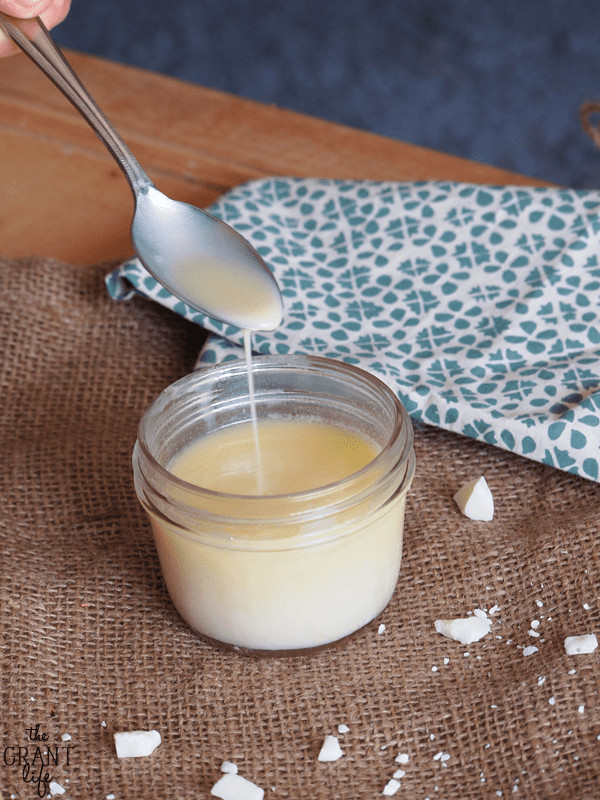 White Chocolate Sauce
 Easy homemade white chocolate sauce recipe