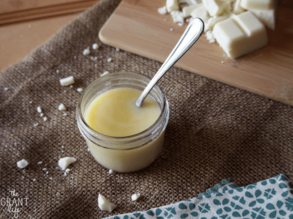 White Chocolate Sauce
 Easy homemade white chocolate sauce recipe