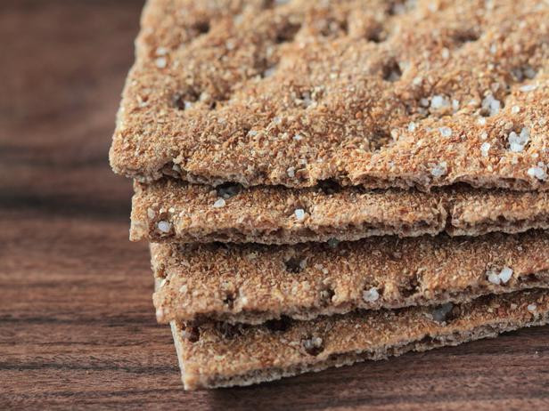 Whole Grain Crackers
 20 Healthy Foods to Pack When You Travel