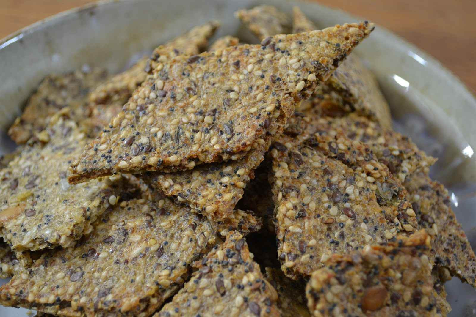 Whole Grain Crackers
 Recipe for Dehydrated whole grain crackers