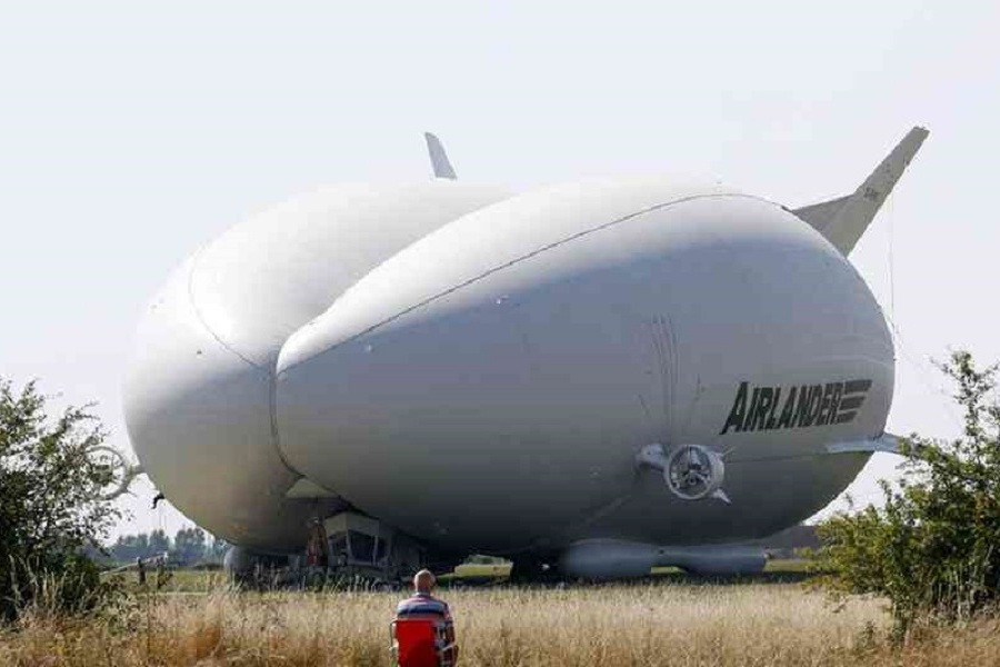World'S Largest Potato
 Airlander 10 world s largest aircraft crashes again in