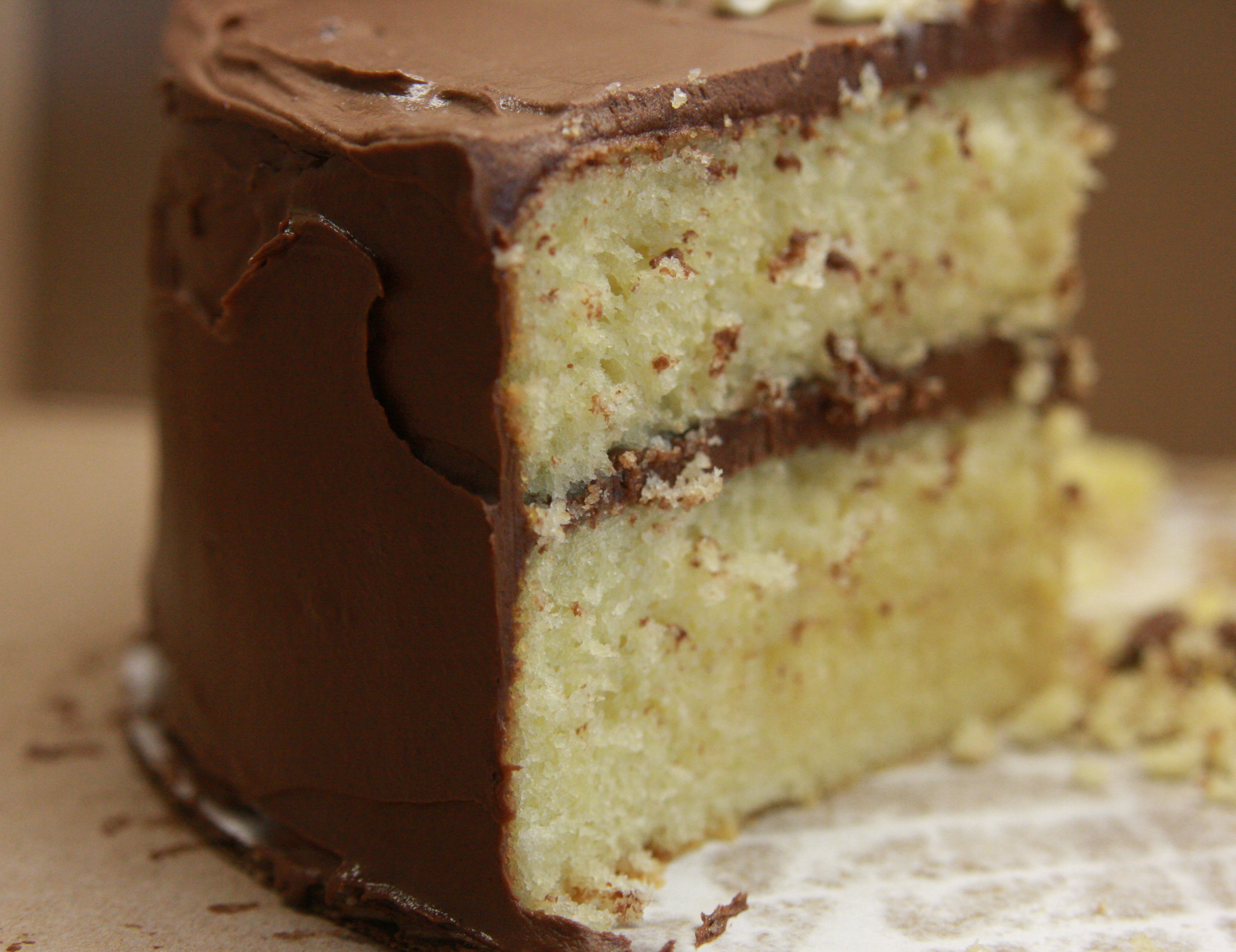 Yellow Cake With Chocolate Frosting
 yellow cake with easy chocolate frosting