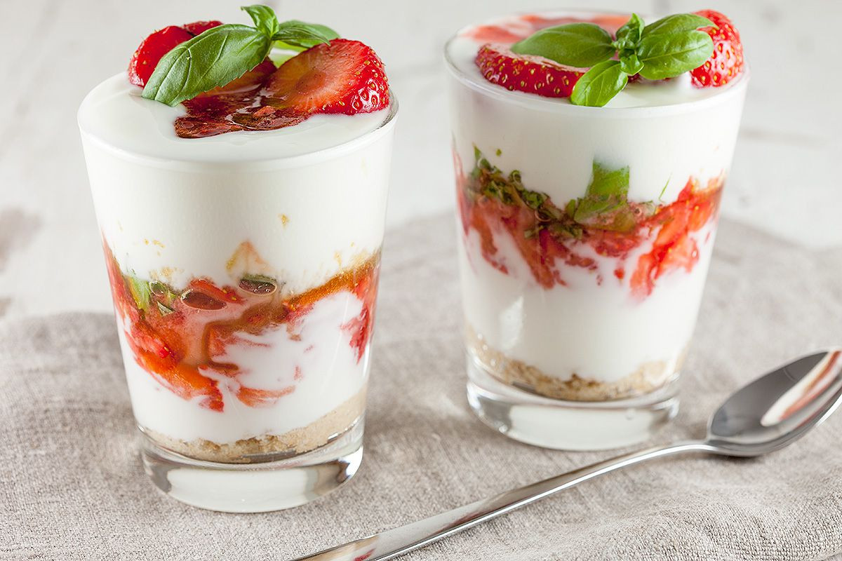 Yoghurt Dessert Recipe
 Strawberry yogurt dessert ohmydish