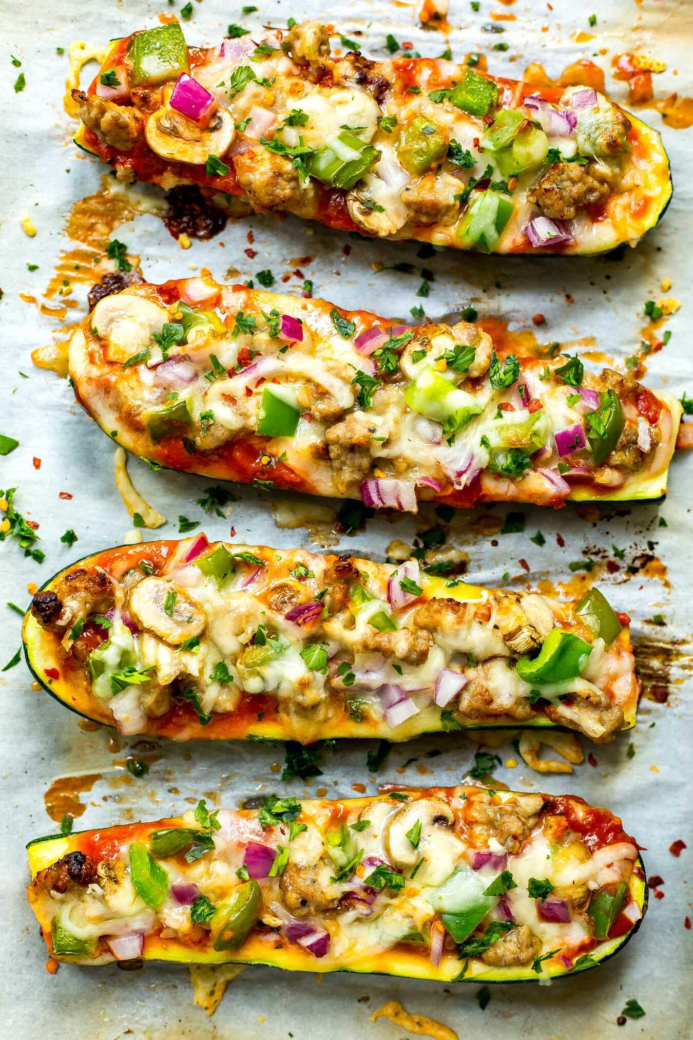 Zucchini Pizza Boats
 Easy 30 Minute Zucchini Pizza Boats