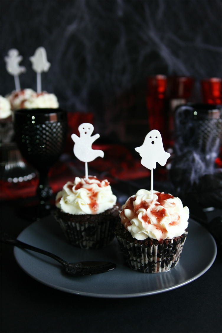 Bloody Halloween Cupcakes
 Cinnamon Girl Bloody Halloween Cupcakes