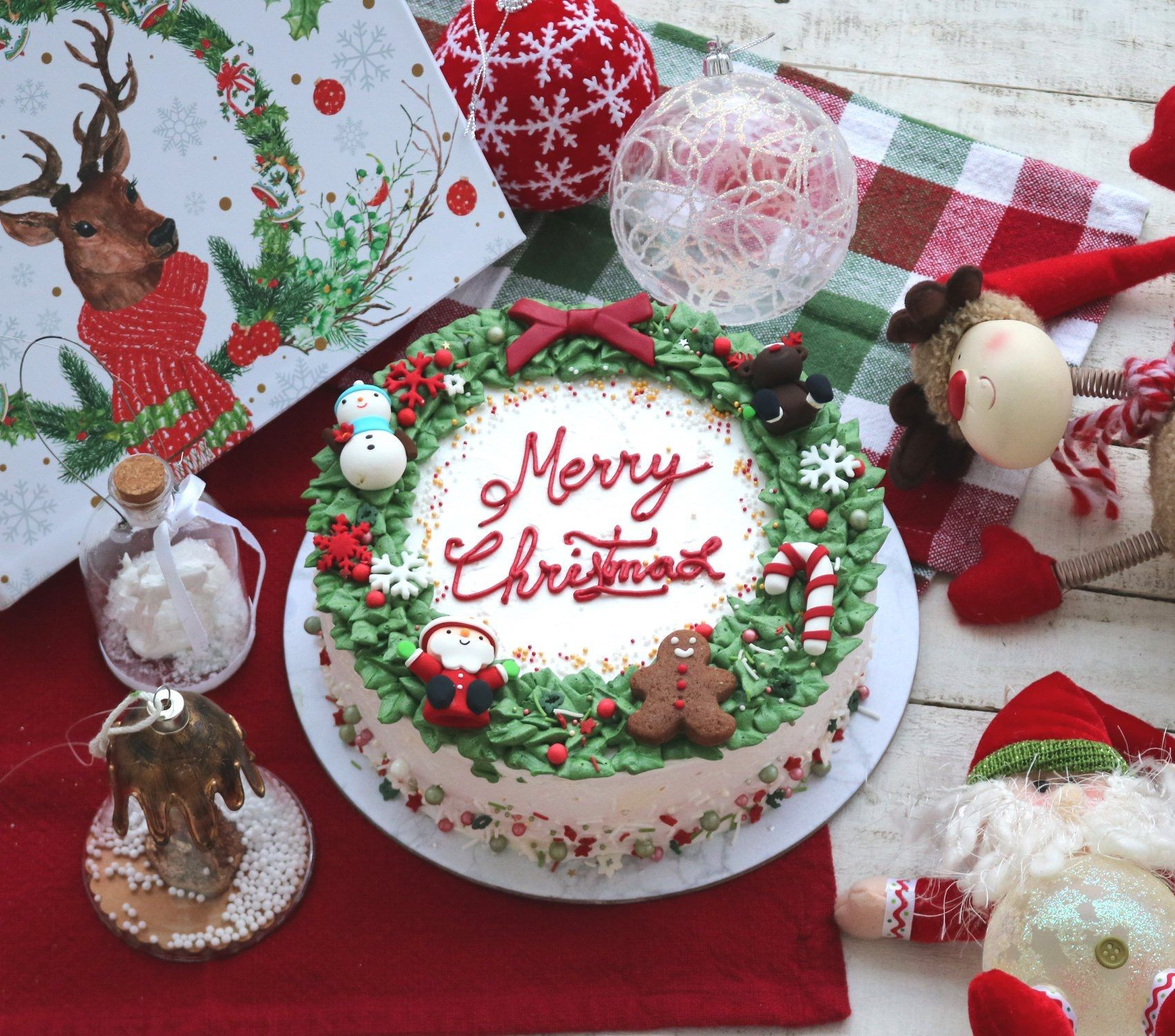 Buttercream Christmas Cakes
 Christmas cake Buttercream cake Pinterest