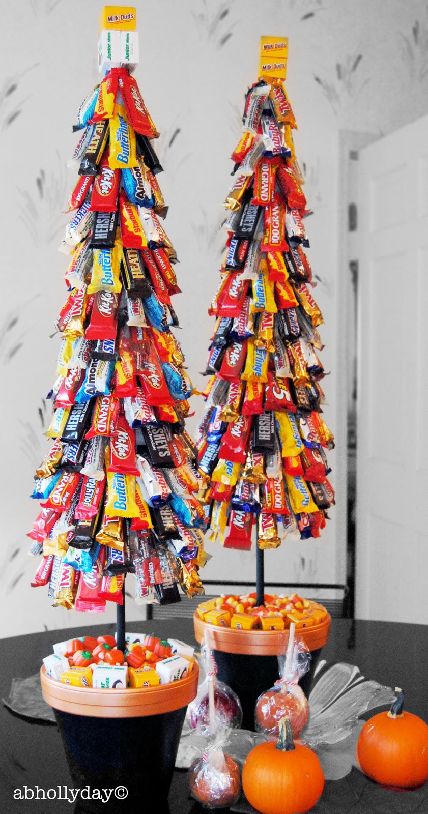 Candy Bar Christmas Tree
 A Tour of France in Bonbons Ideas For Your Wedding s