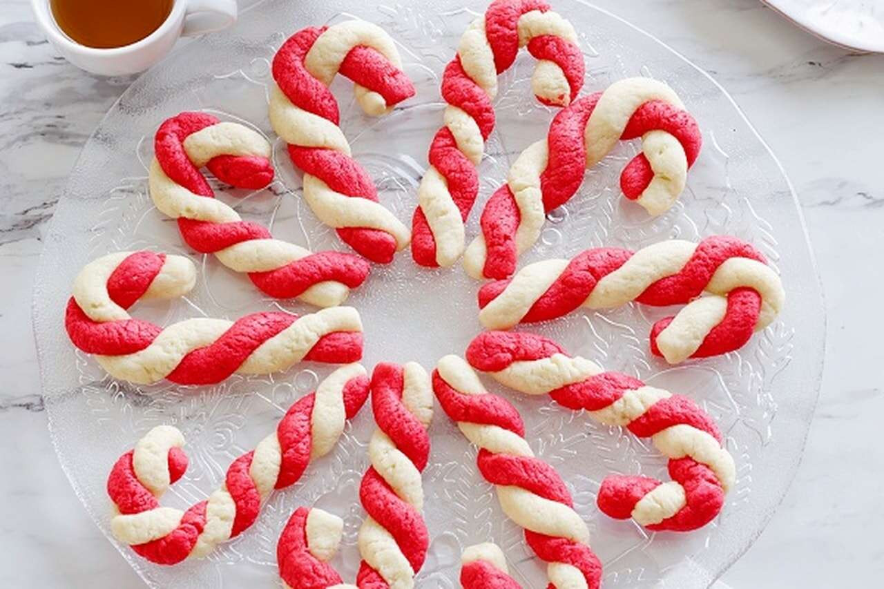 Candy Cane Christmas Cookies
 Yummy Christmas Treats To Spread The Joy