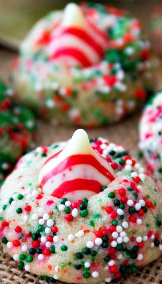 Candy Cane Christmas Cookies
 1000 ideas about Hershey Kiss Cookies on Pinterest