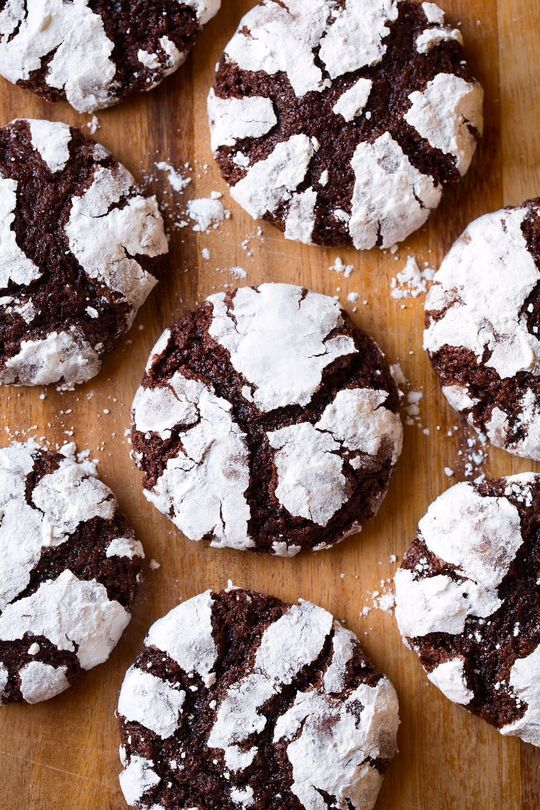 Chocolate Christmas Cookies With Powdered Sugar
 Chocolate Crinkle Cookies Cooking Classy