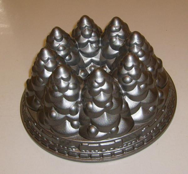 Christmas Baking Pans
 Nordic Ware CHRISTMAS TREE BUNDT PAN Cake Baking Mold