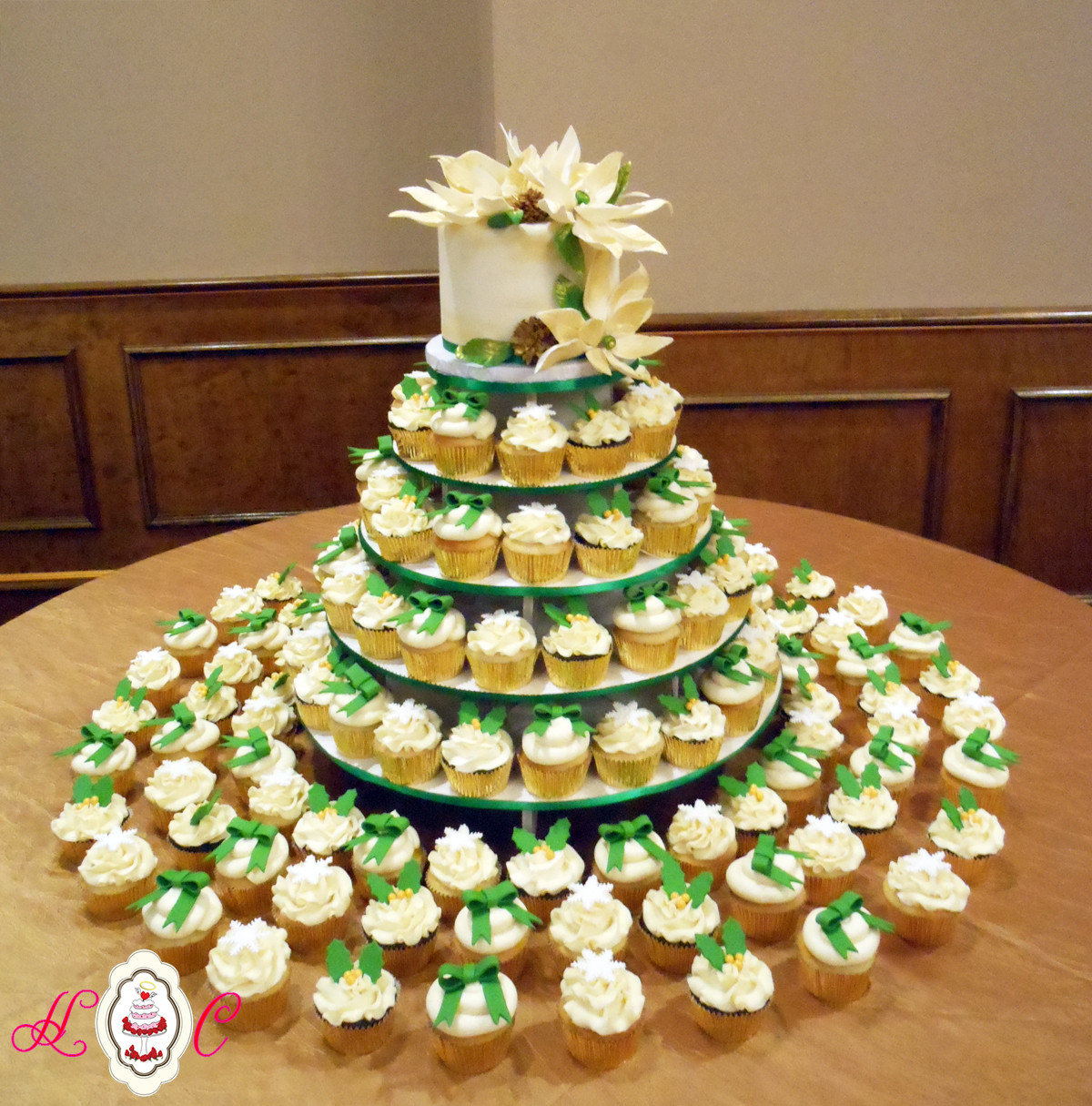 Christmas Cake And Cupcakes
 Wedding Cakes in Marietta Parkersburg & More Heavenly
