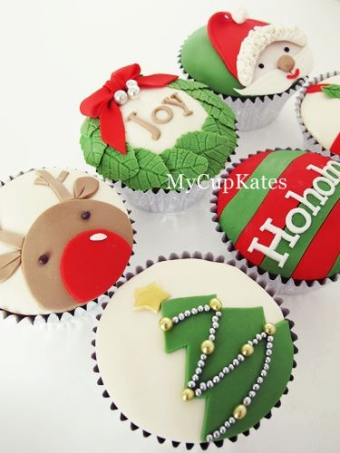 Christmas Cake And Cupcakes
 17 Best images about Christmas Cupcakes on Pinterest