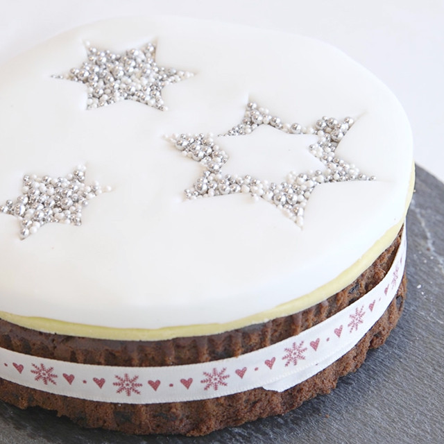 Christmas Cakes Icing
 Christmas Cake Decorating Ideas Woman And Home