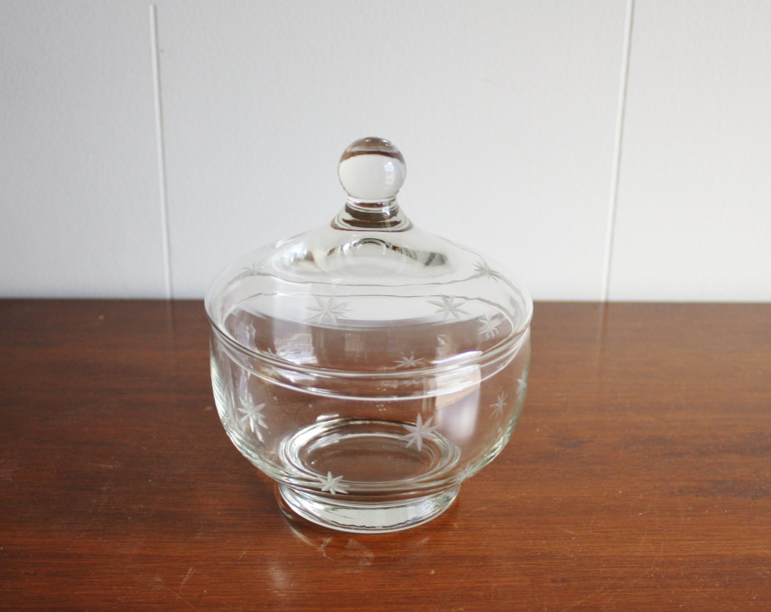 Christmas Candy Dish With Lid
 Etched glass candy dish with lid