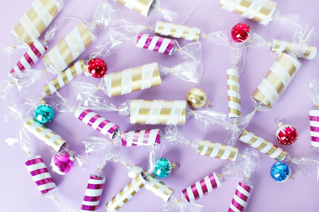 Christmas Candy Garland
 How to Make Holiday Christmas Candy Garland