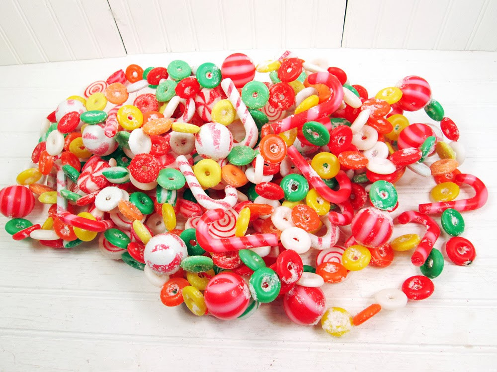 Christmas Candy Garlands
 Vintage Goodness 1 0 November 2013