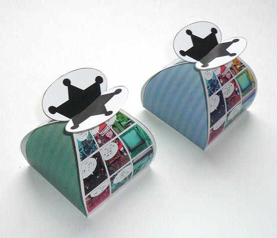 Christmas Candy Gift Boxes
 Christmas ic favor box DIY printable by FredaFprintables