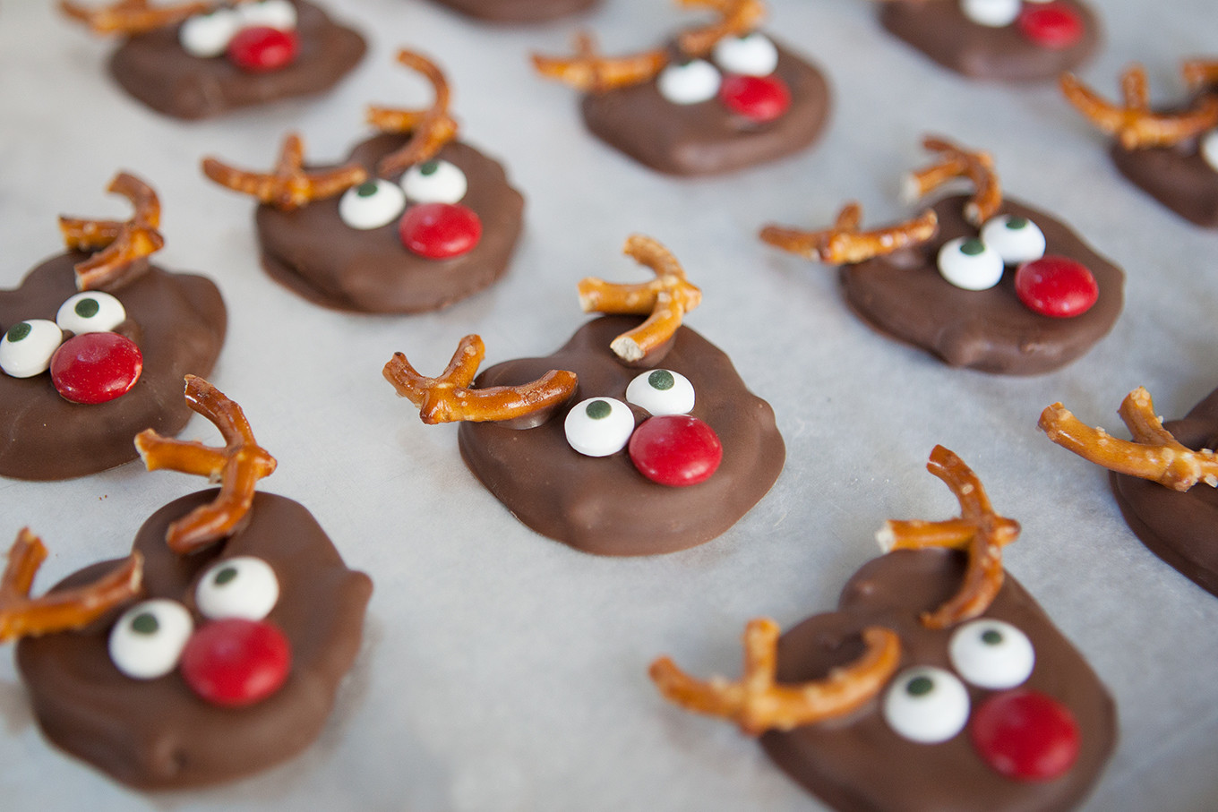 Christmas Chocolate Pretzels
 Chocolate Covered Reindeer Pretzels