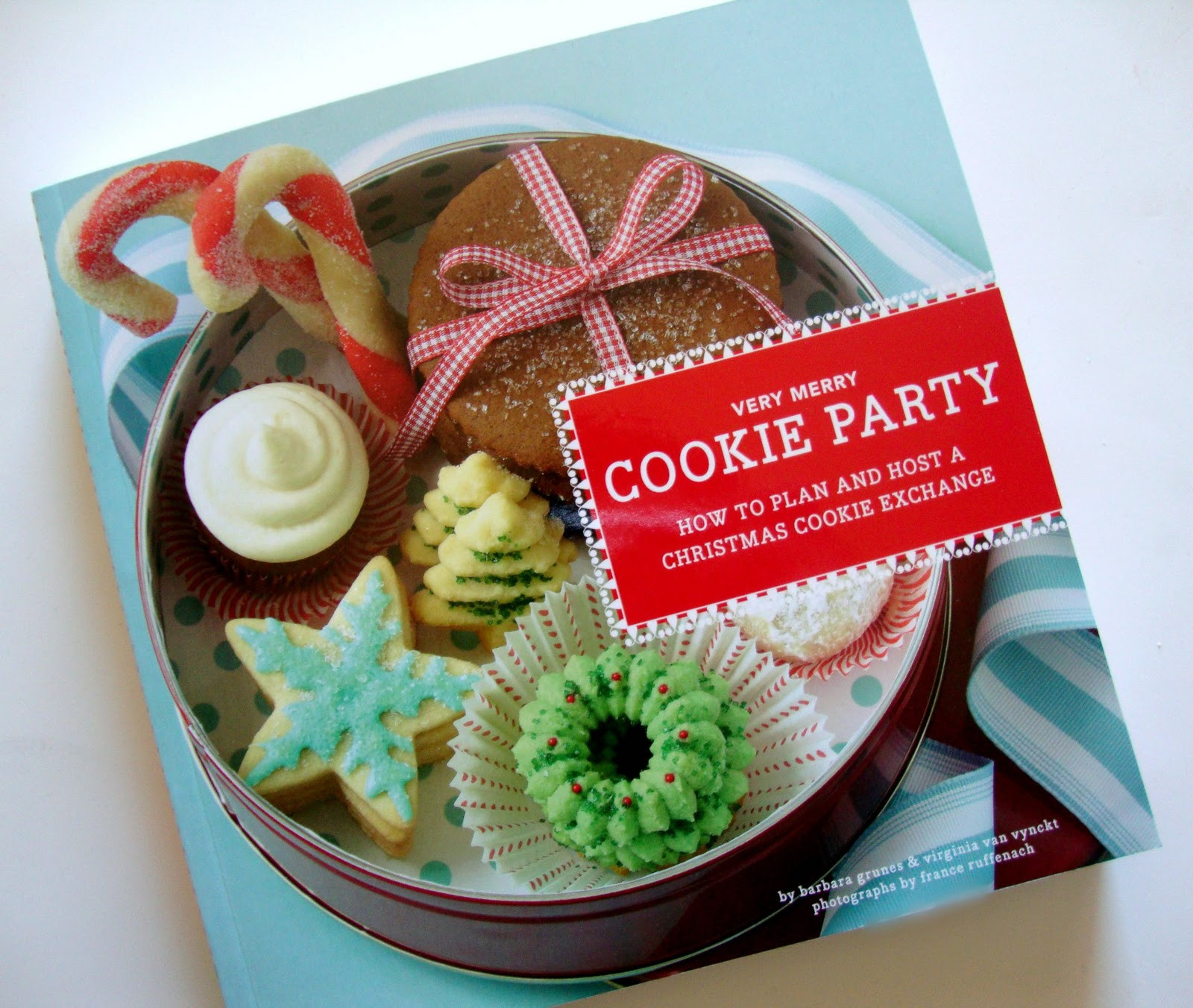 Christmas Cookies Book
 Christmas Cookie Book Giveaway – The Sweet Adventures
