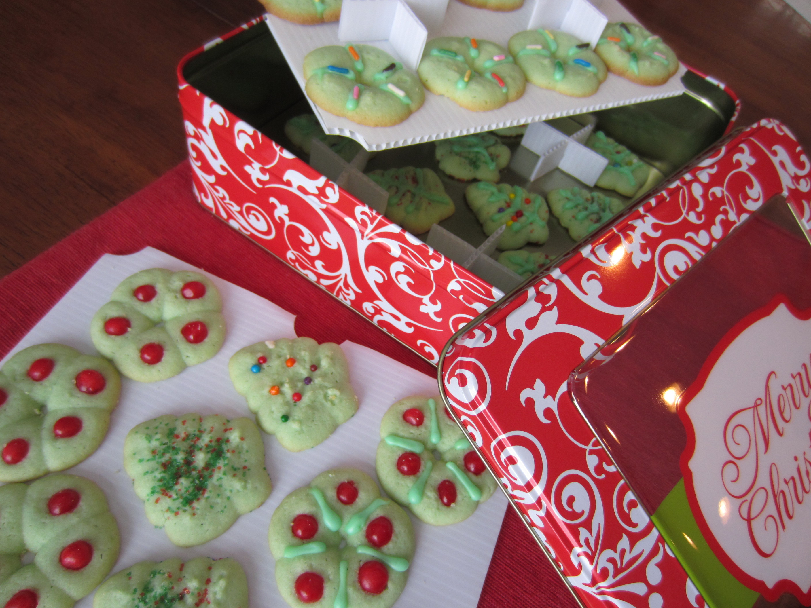 Christmas Cookies In A Tin
 partykitchen