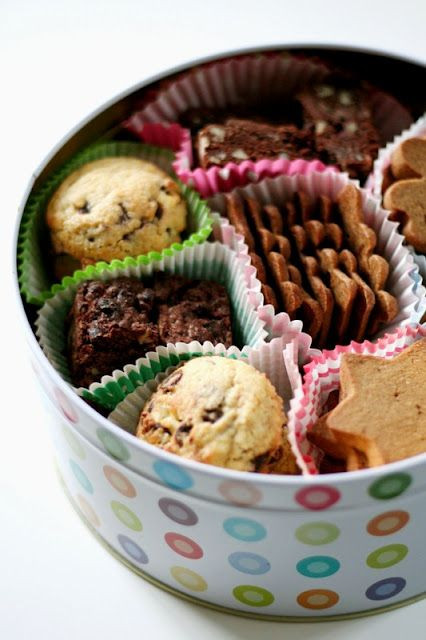 Christmas Cookies In A Tin
 Great idea to make a tin of homemade biscuits so much