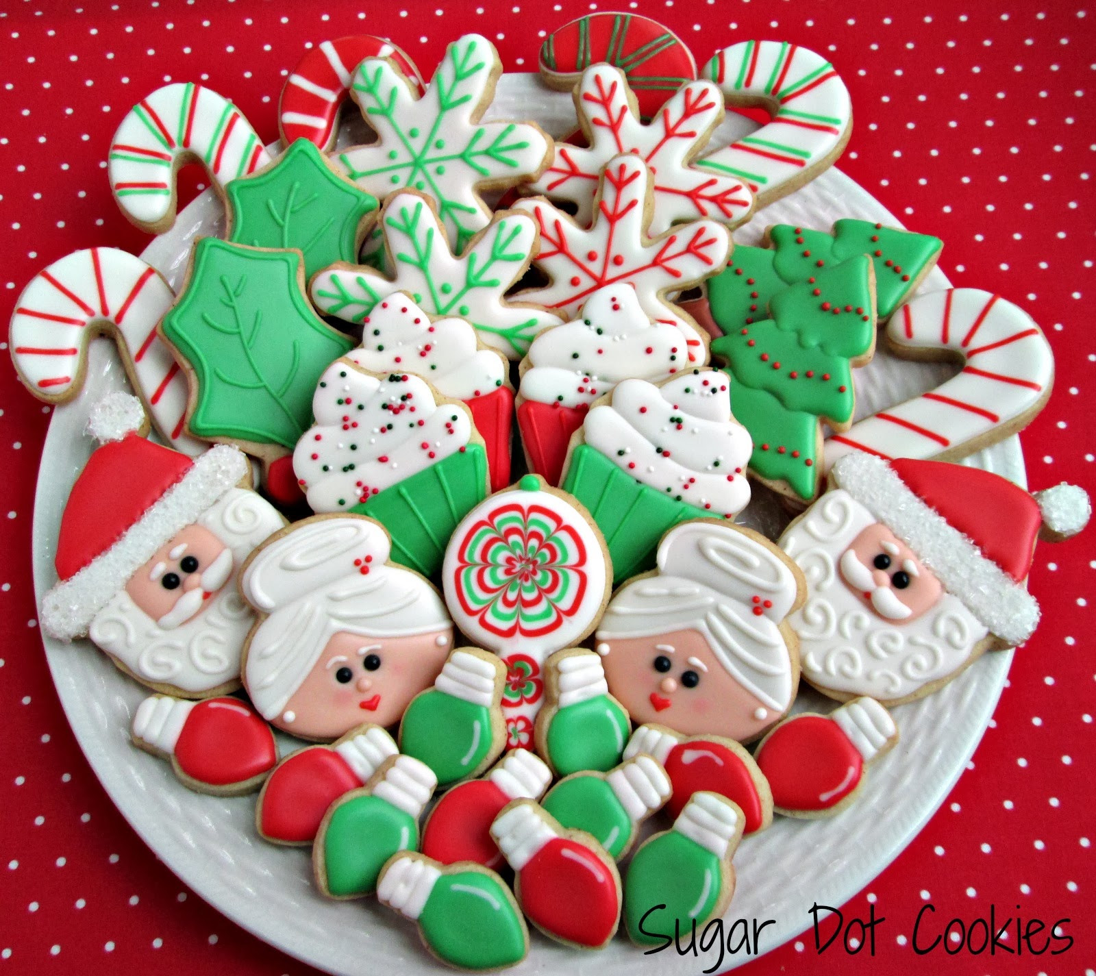 Christmas Cookies With Royal Icing
 And onto personalized snowmen and some mini snowflakes