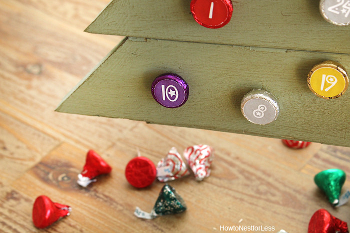 Christmas Countdown Calendar With Candy
 Hershey s Kisses DIY Christmas Countdown Calendar How to