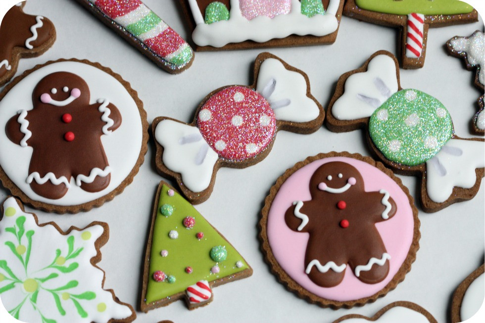 Christmas Decorated Cookies
 Staying Organized While Decorating Cookies – 10 Tips