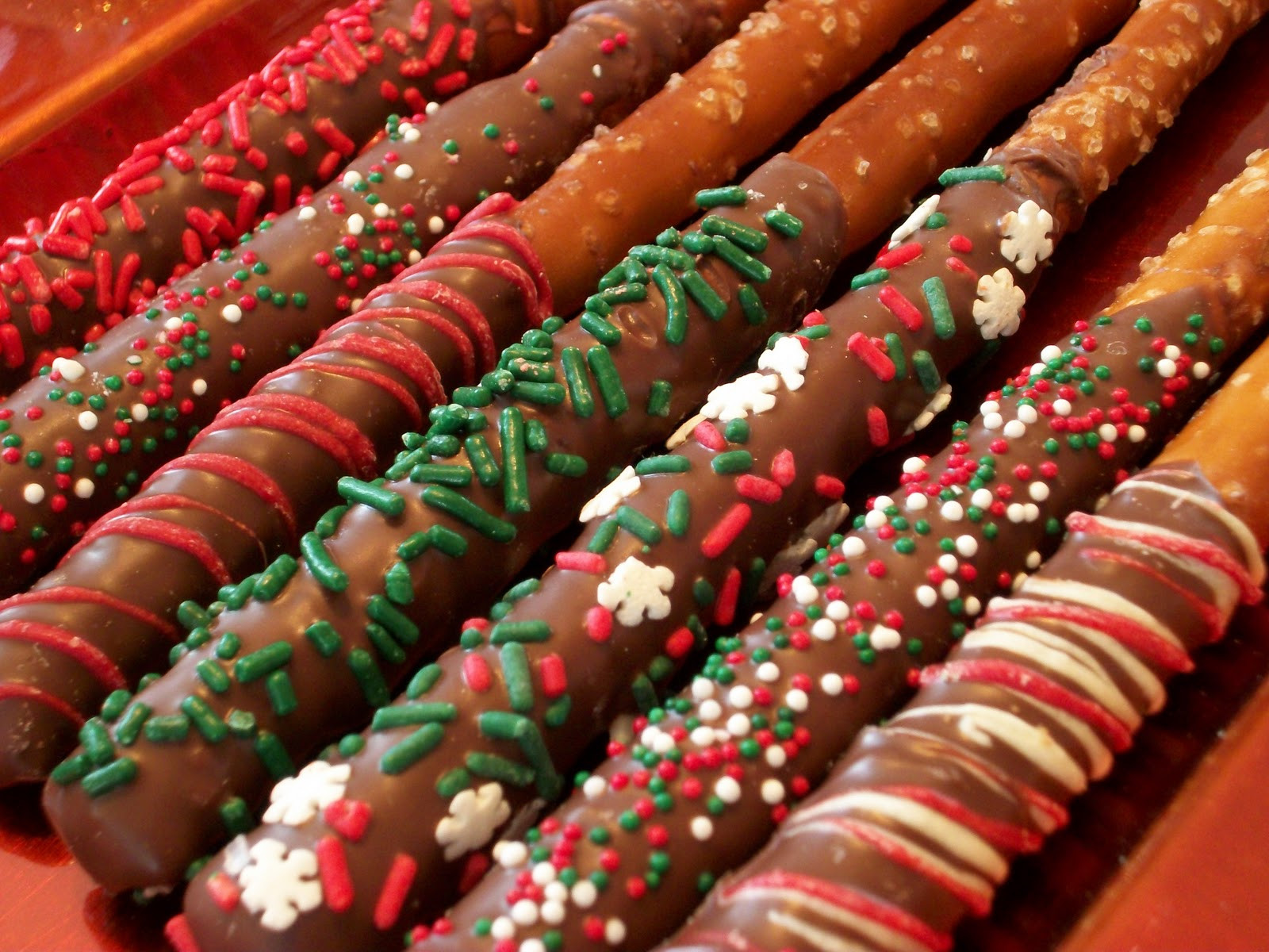 Christmas Dipped Pretzels
 Lola Pearl Bake Shoppe December 2011