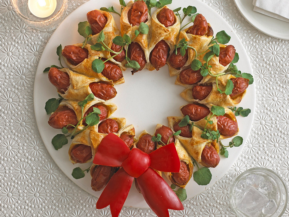 Christmas Hot Dogs
 Mini Hot Dog Christmas Wreath