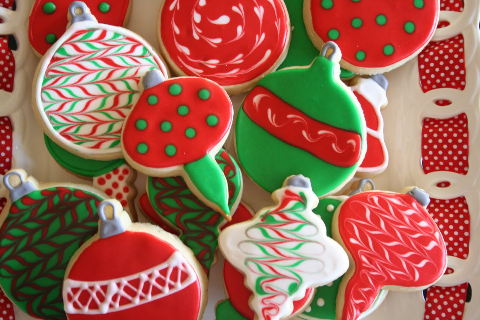 Christmas Ornament Cookies
 Fresh Cut Flours Christmas Cookies and a Giveaway