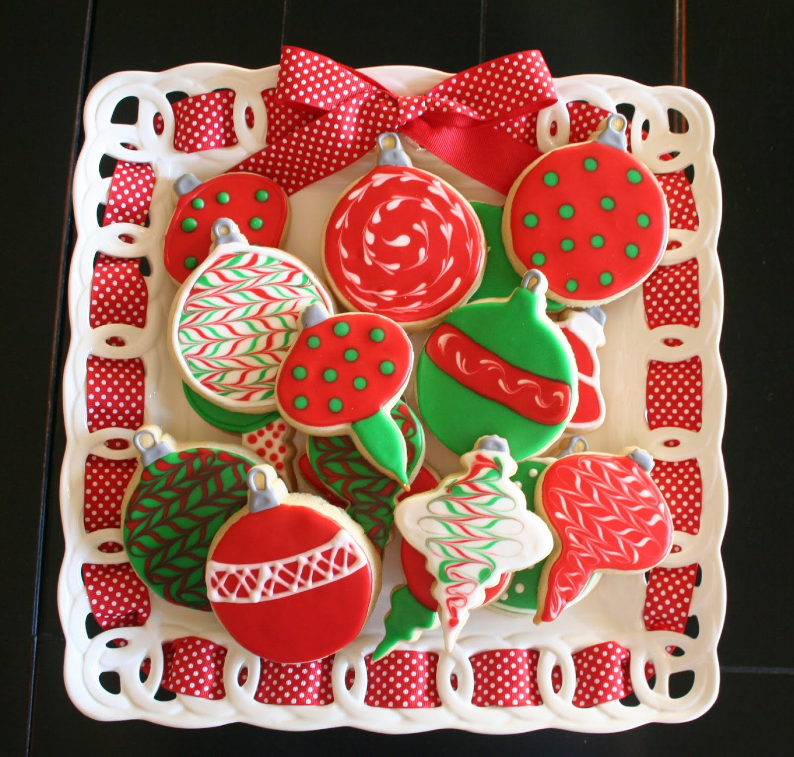 Christmas Ornament Cookies
 Fresh Cut Flours Christmas Cookies and a Giveaway