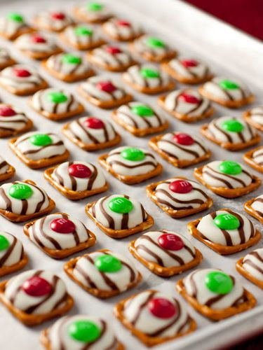 Christmas Pretzels Recipes
 Christmas treats Pretzels and Treats on Pinterest